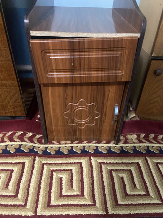 Шкаф билан тумбичка сотилади холати яхши