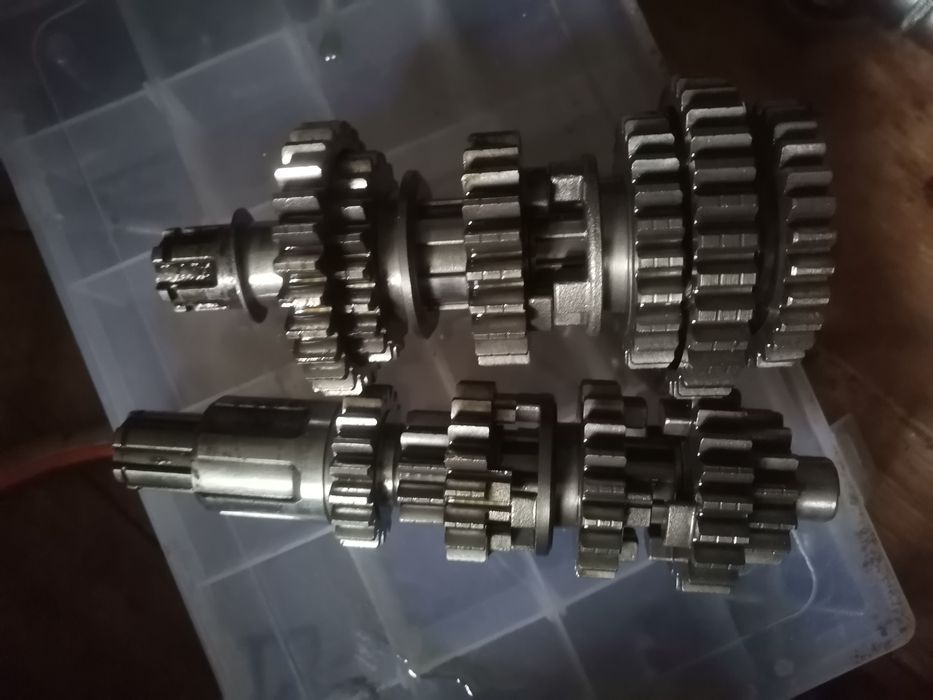 Cross-uri atv-uri scutere in 2 sau 4T