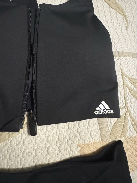 Комплект на адидас от две части