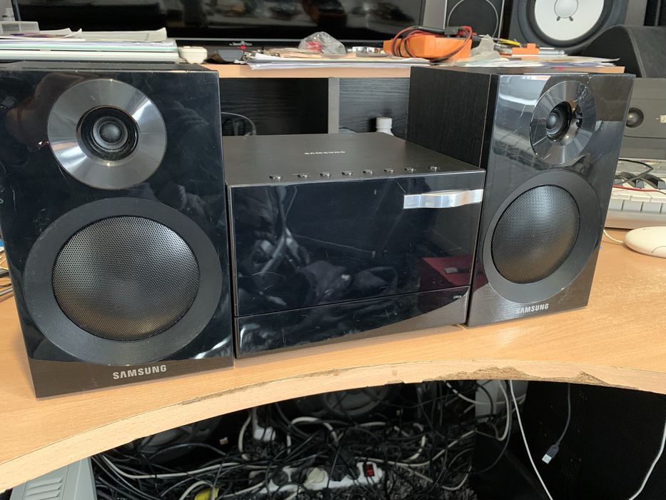 Samsung E-320 mini stereo