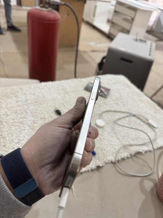 Срочно продам iPhone 15 Pro Max 256gb Titan Silver