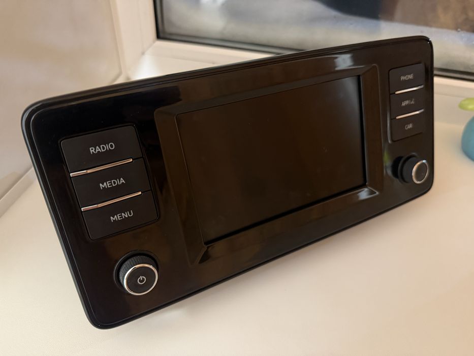 Продам ГУ(магнитолу) Bolero на шкоду рапид 2020-