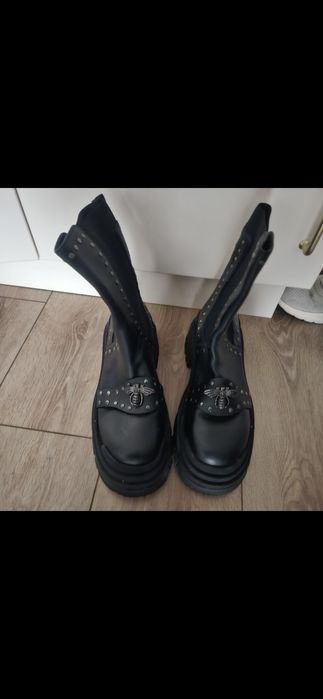 Ghete Musette – mărimea 39

NOI purtate o singură dată, în stare excelentă!