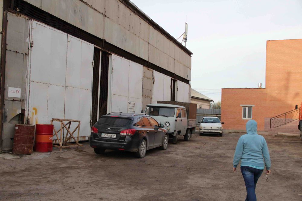Здания, ангар, проходная.
