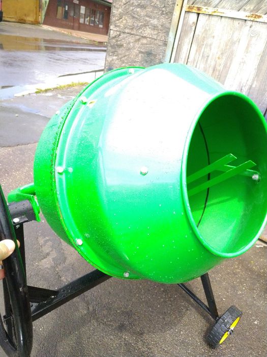 Betoniera mică 180 litri