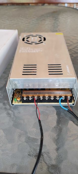 vind adaptor 48V si 7A cu ventilator