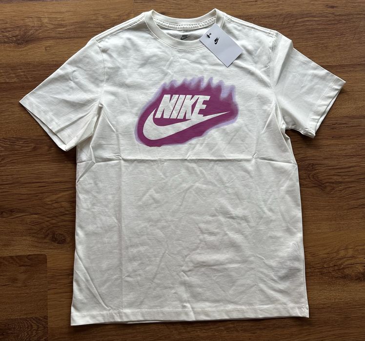 Мъжка,памучна,бяла тениска Nike HELL с щампа на гърба
