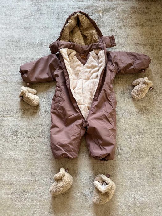 Зимен космонавт Zara Baby с ръкавички и терлички