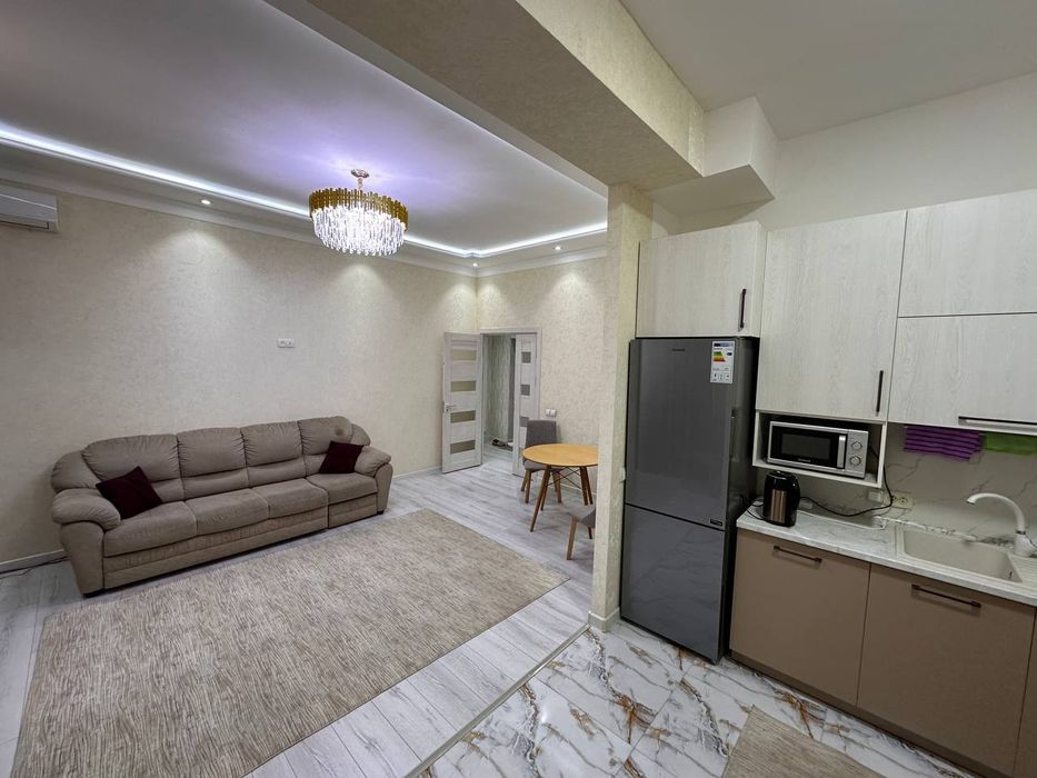 Продаётся двухкомнатная на м-в Риезий. Паркентский ( новостройка )