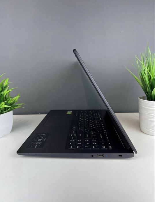 Ноутбук Acer core i3/10-пок