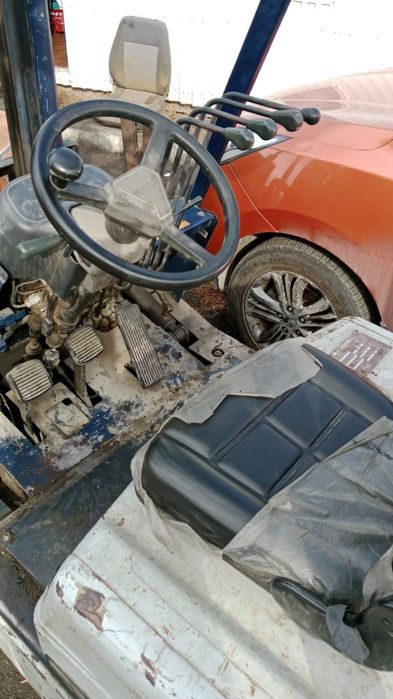 Вилочный погрузчик Коматсу 1.5тонны