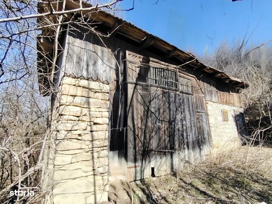 Refugiu autentic aproape de Cluj – 2.946 mp teren, parau, natura si