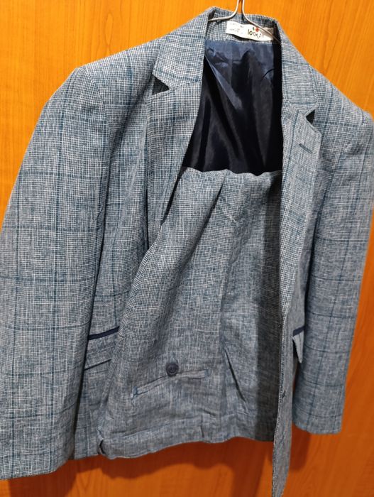 Vând costum copii