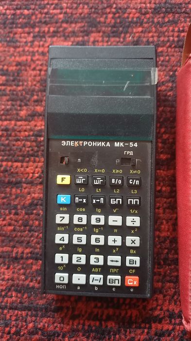 Продаю советский калькулятор.