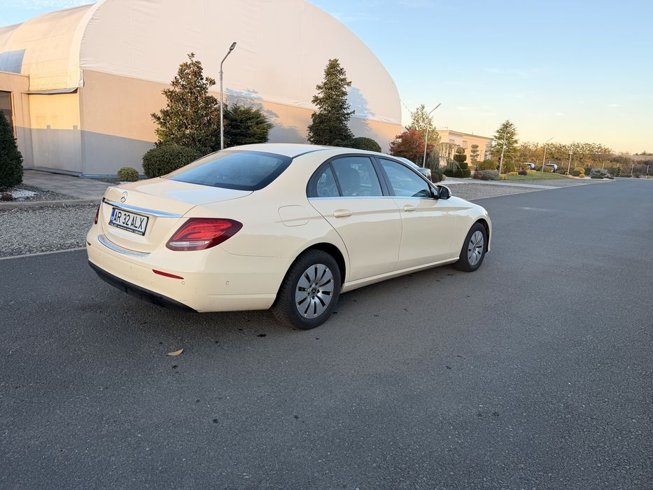 MERCEDES-BENZ E-Class 0 — imagine 4