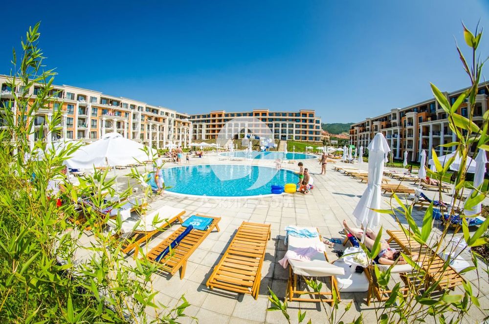 Продава се Двустаен апартамент в Свети Влас - 74 кв.м за 2014 €/кв.м - Снимка #10