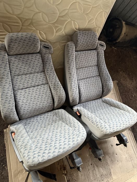Продам сидения складывающие