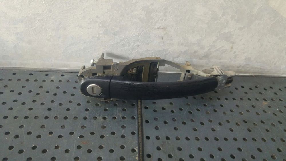 Maner usa dreapta fata vw polo 9n