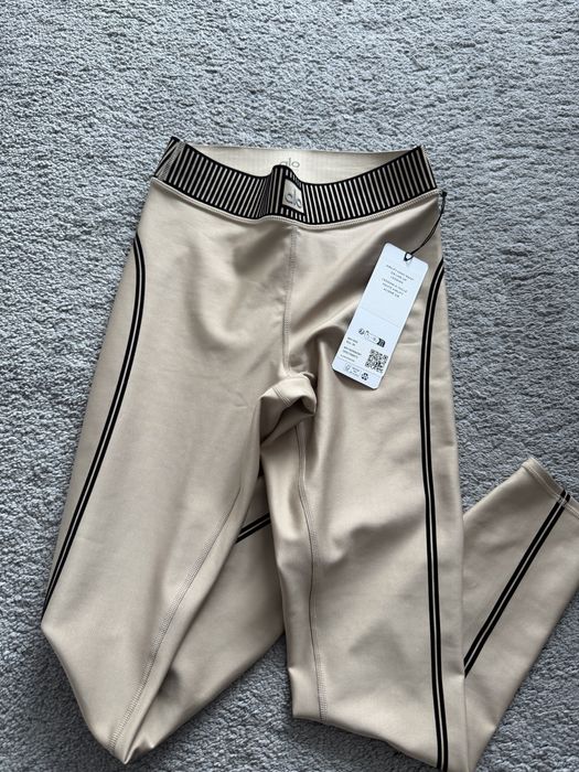 Дамски клин Alo Yoga