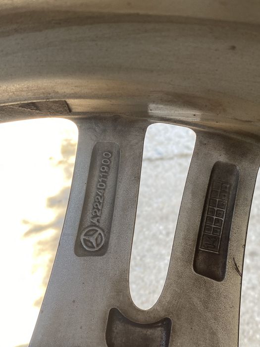 Vând jenți originale Mercedes 18”