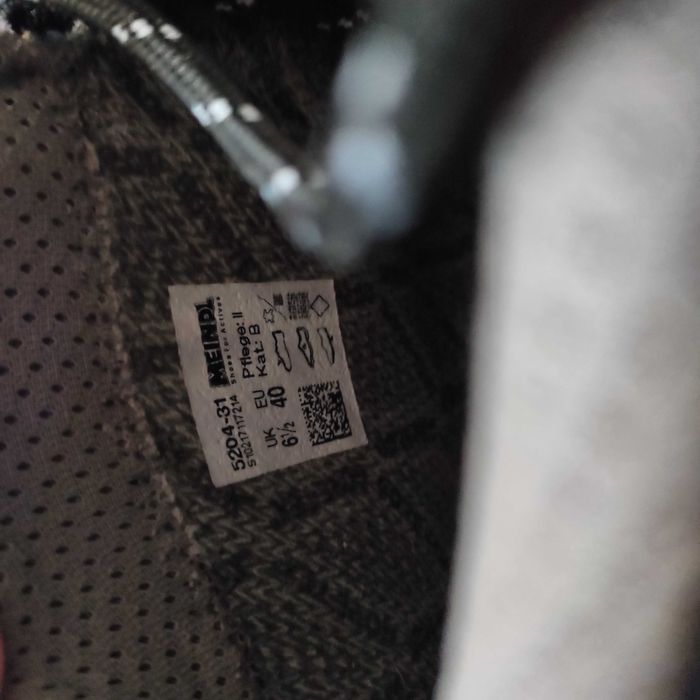 Туристически обувки за  Meindl