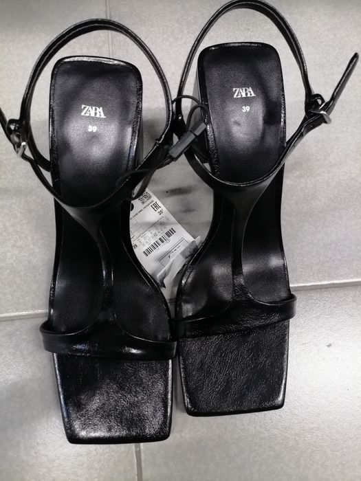 Vand sandale ZARA noi cu eticheta, marimea 39