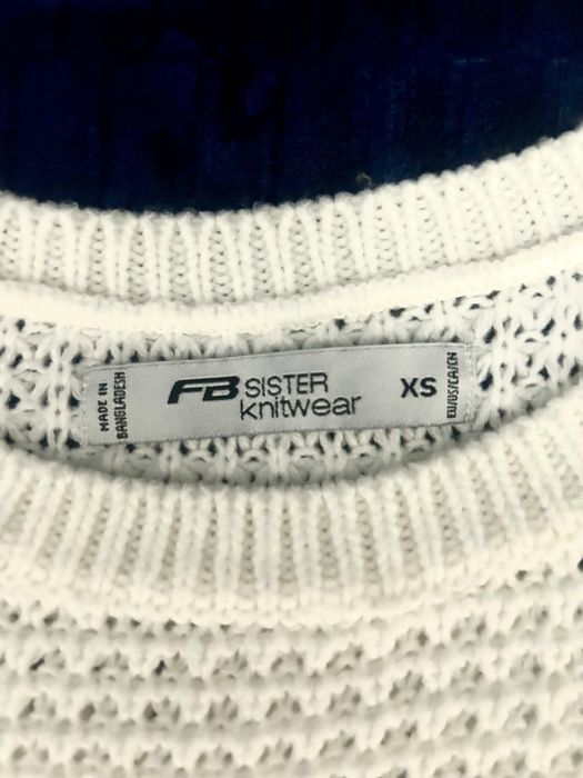 Set Pulovere groase alb si roz