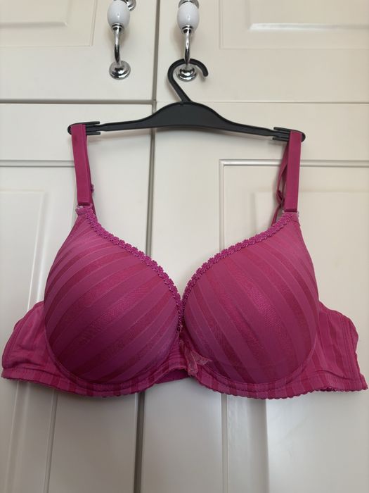 Сутиени H&M, Tezenis, Hunkemollee