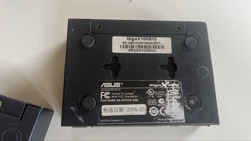 Switch TP-Link si Asus