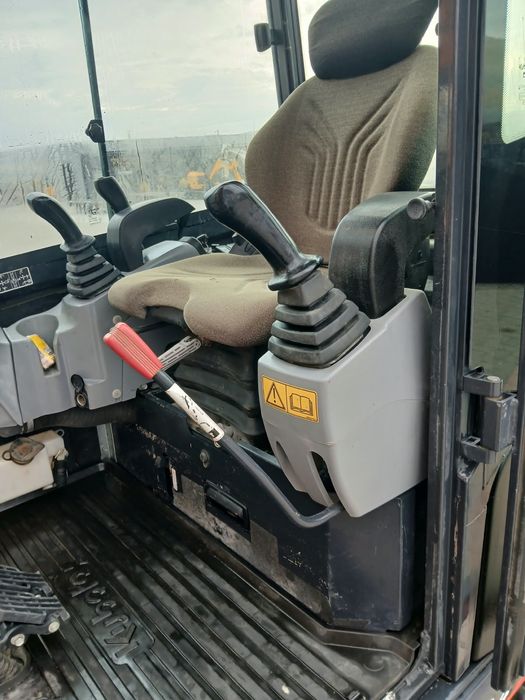 Kubota KX30 – Miniexcavator 3 tone – 2 cupe