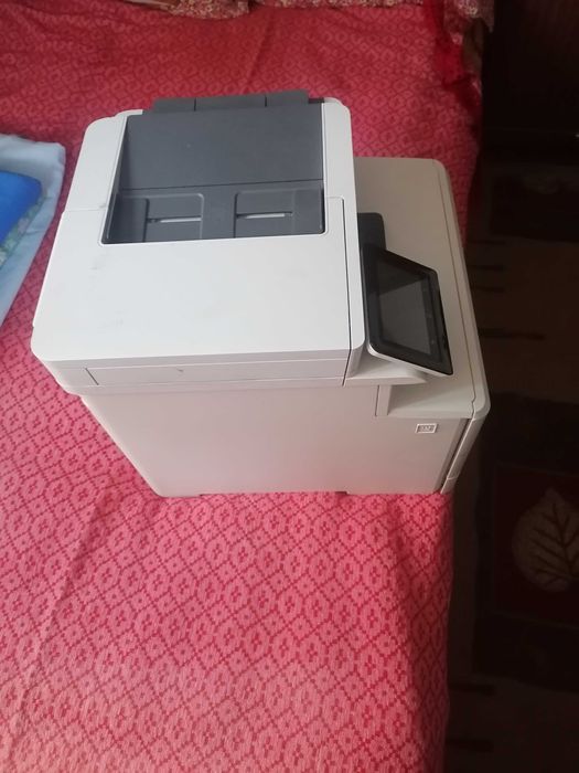 Лазерен цветен принтер HP Color LaserJet MFP M477fnw