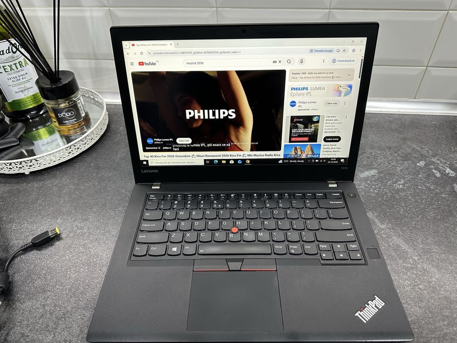 Laptop lenovo full !  Doua bateri, sim internet, tastura luminata, full hd ips