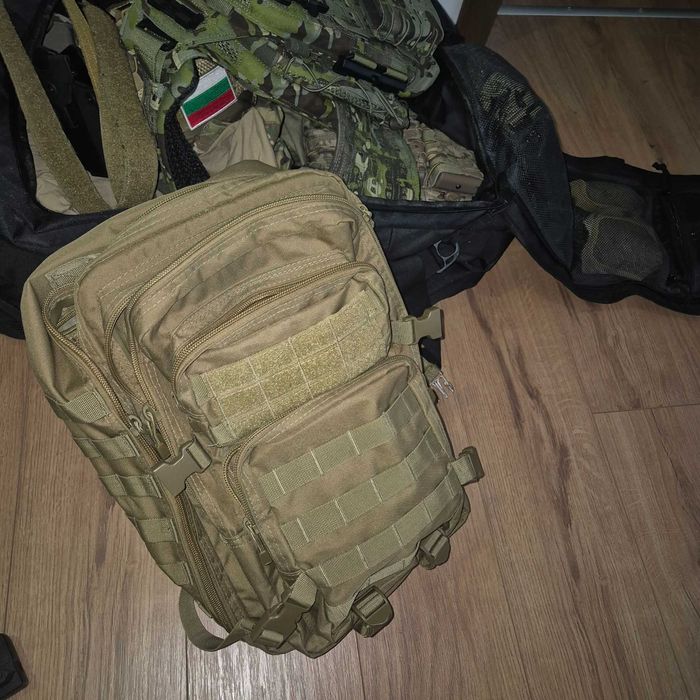 Airsoft оборудване - реплика, дрехи, жилетки.