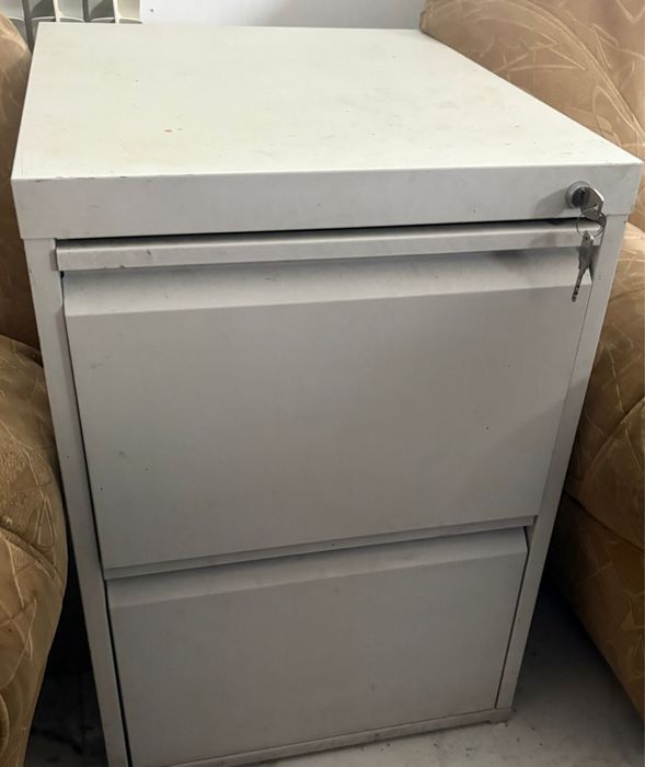 Железный 2-х дверный шкаф сейф