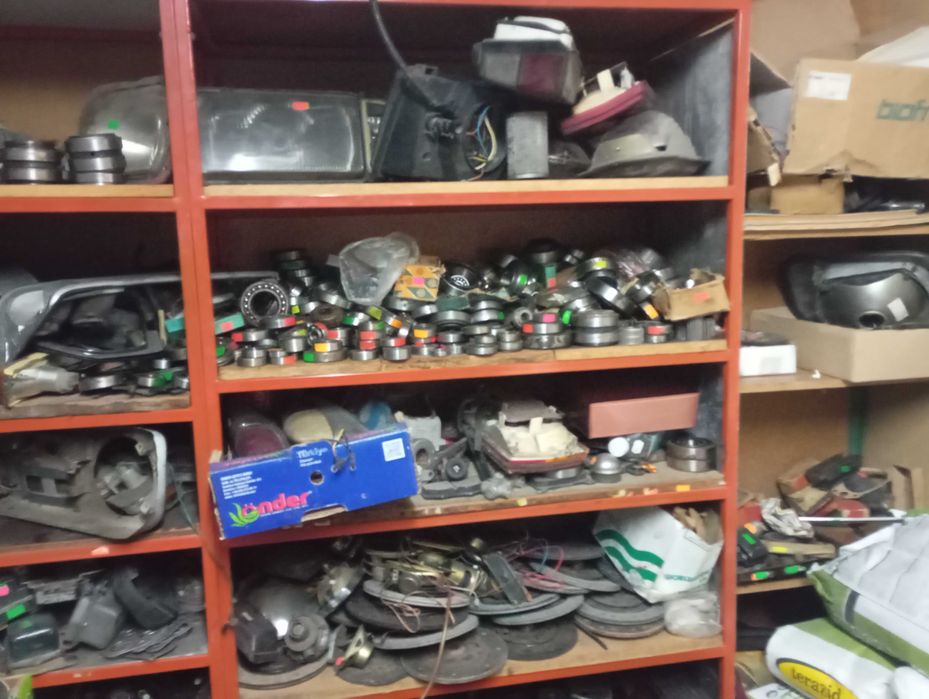 Продава Авточасти за руски Автомобили нови и втора ръка.