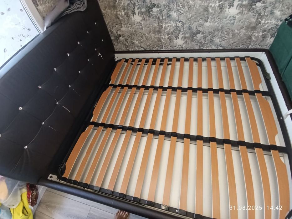 Продам кровать 180/200