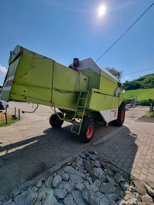 Dezmembram combina Claas Dominator 96
