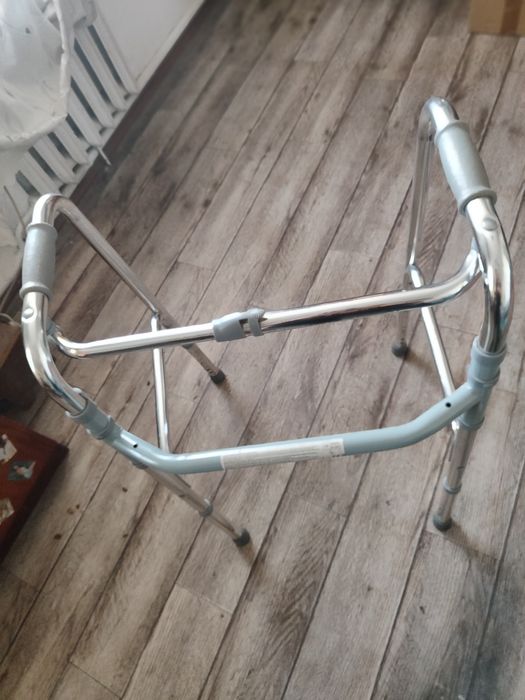 Продам ходунки для взрослых