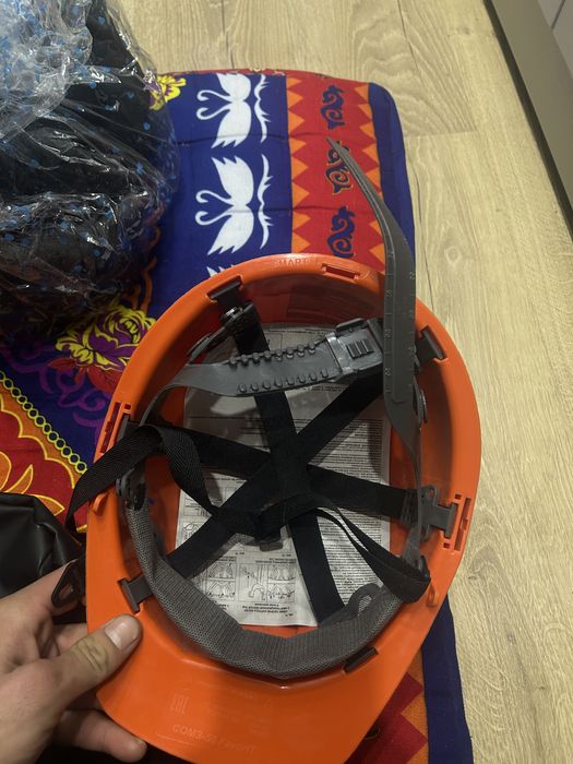 Продам каска строительства