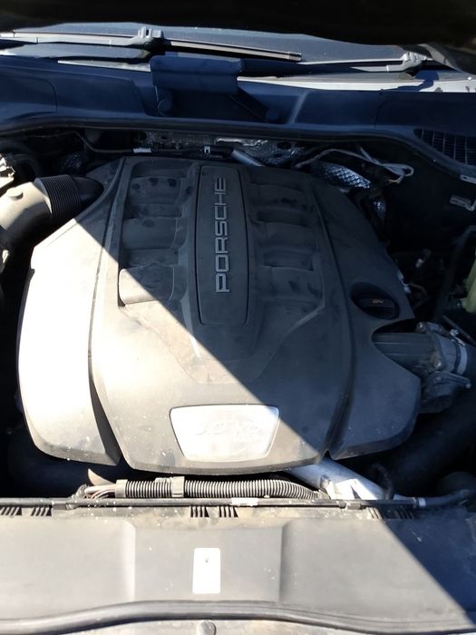 Porsche Cayenne 3.0 TDI , CRC motor 245 к.с. , автомат,5 броя на части
