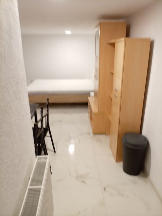Închiriez apartament