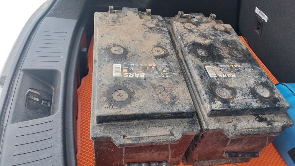 Продам 2 АКБ 190