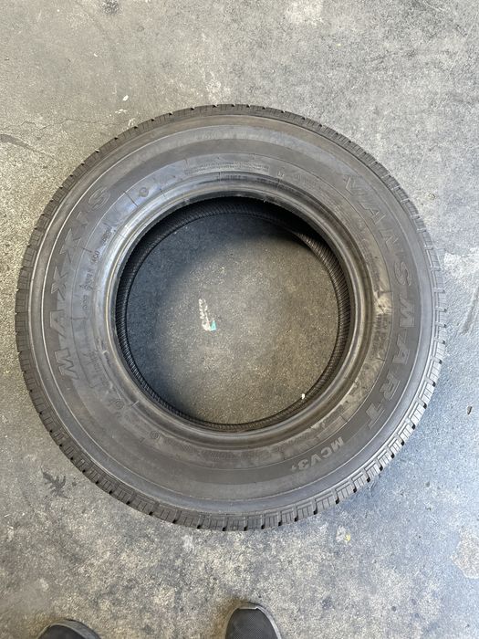 205/75/16C maxxis 113/111R