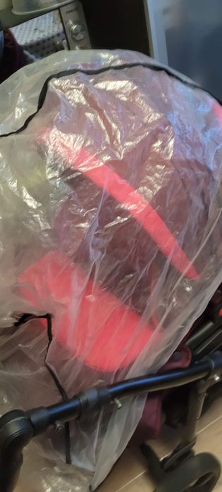 Бебешки количка, стол за хранене и легло