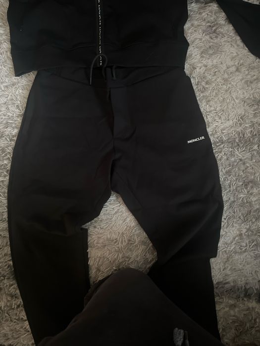 Moncler мъжки екип
