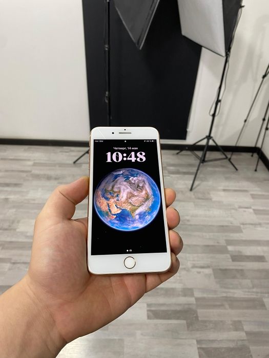 Продается apple iPhone 8 +