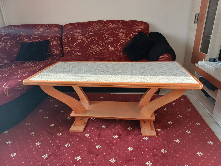 Холна маса цвят череша