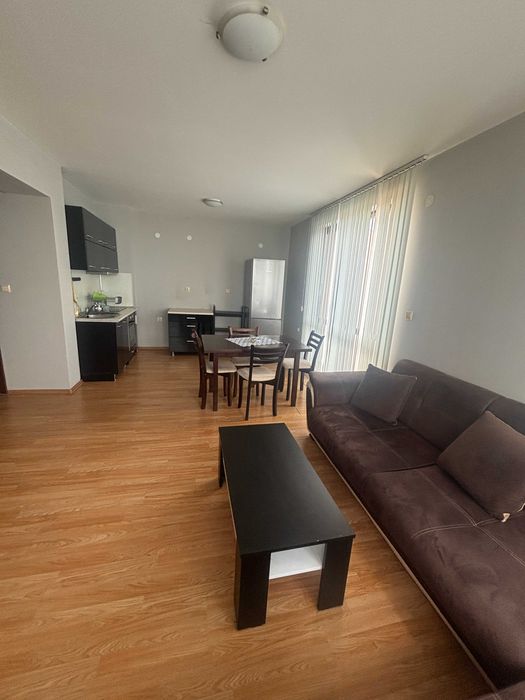 Дава се под наем Двустаен апартамент в Карлово - 96 кв.м за 398.82 € - Снимка #2