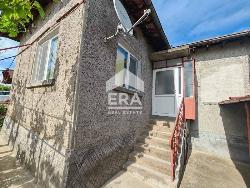 ЕКСКЛУЗИВНО! ЕРА ДРЪСТЪР предлага за продажба къща с двор в с. Белица!