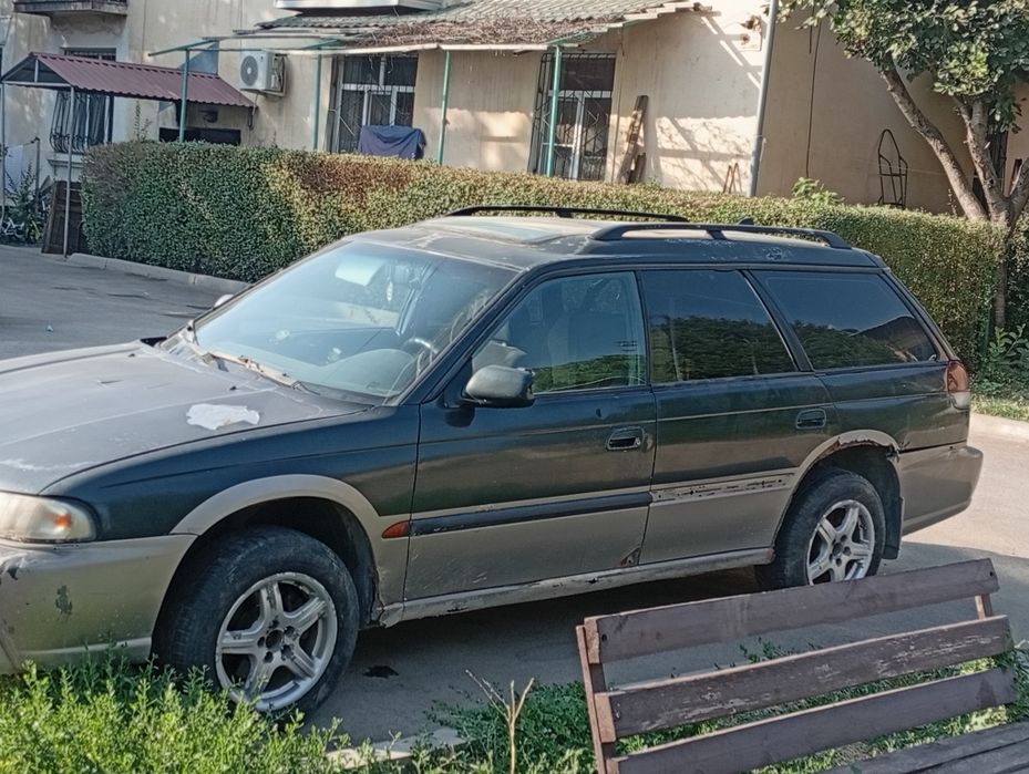 Продам subaru outback 1998 года универсал,